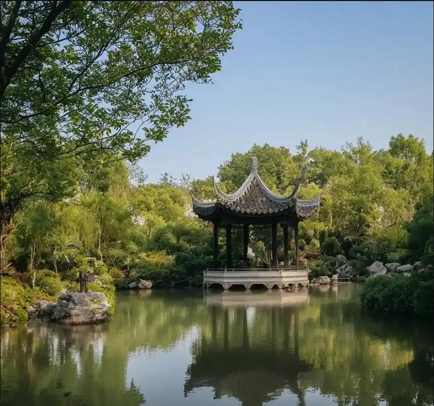 澳门狼狈餐饮有限公司